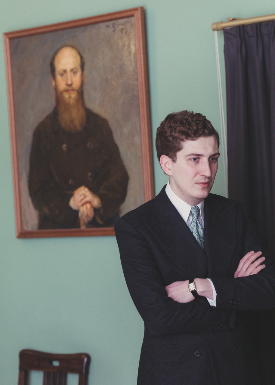 Maximilian Mogg — Savile Row in Berlin — Foto 1