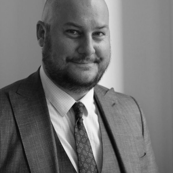 “When we say by hand, that’s exactly what we mean”: Interview about Oxxford Clothes with Ben Mayer