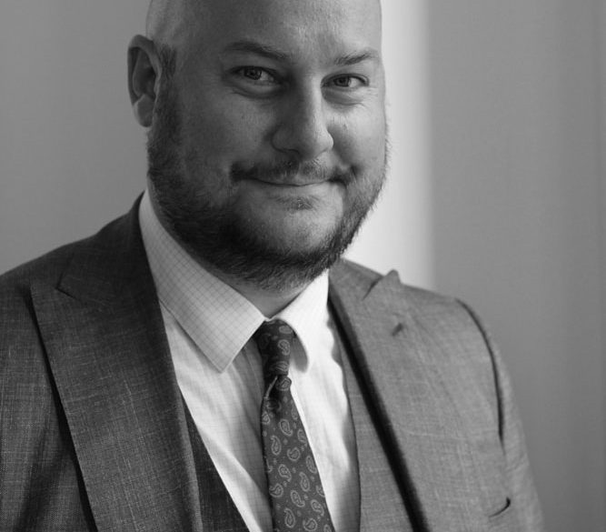 “When we say by hand, that’s exactly what we mean”: Interview about Oxxford Clothes with Ben Mayer