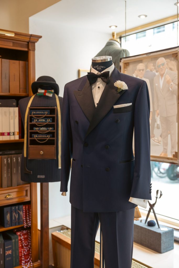 Oliver Zaurins Maßschneider Hamburg Anzug Maßkonfektion Auslage