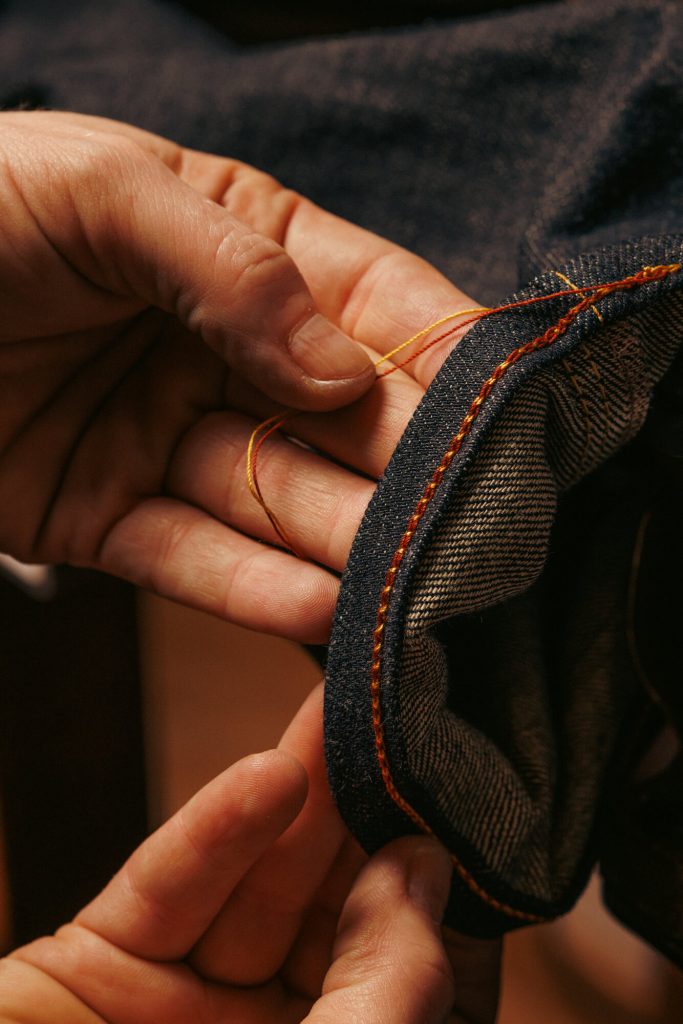 Taschenbeutel mit gemustertem Innenfutter wird gewendet